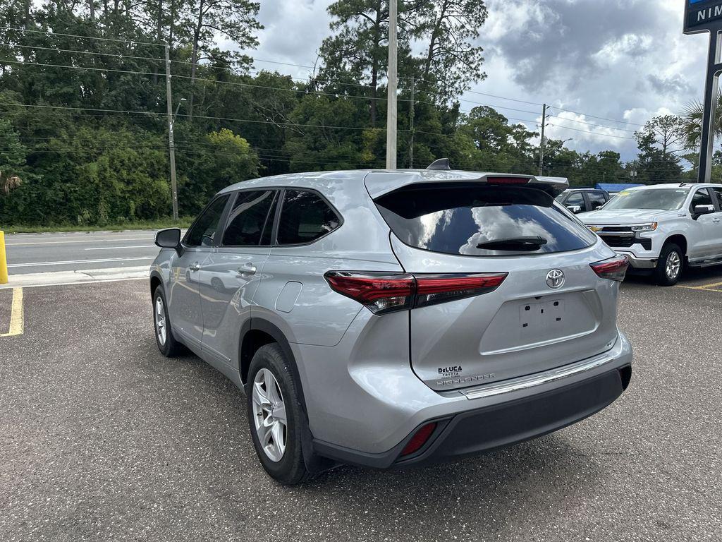 used 2023 Toyota Highlander car, priced at $32,998