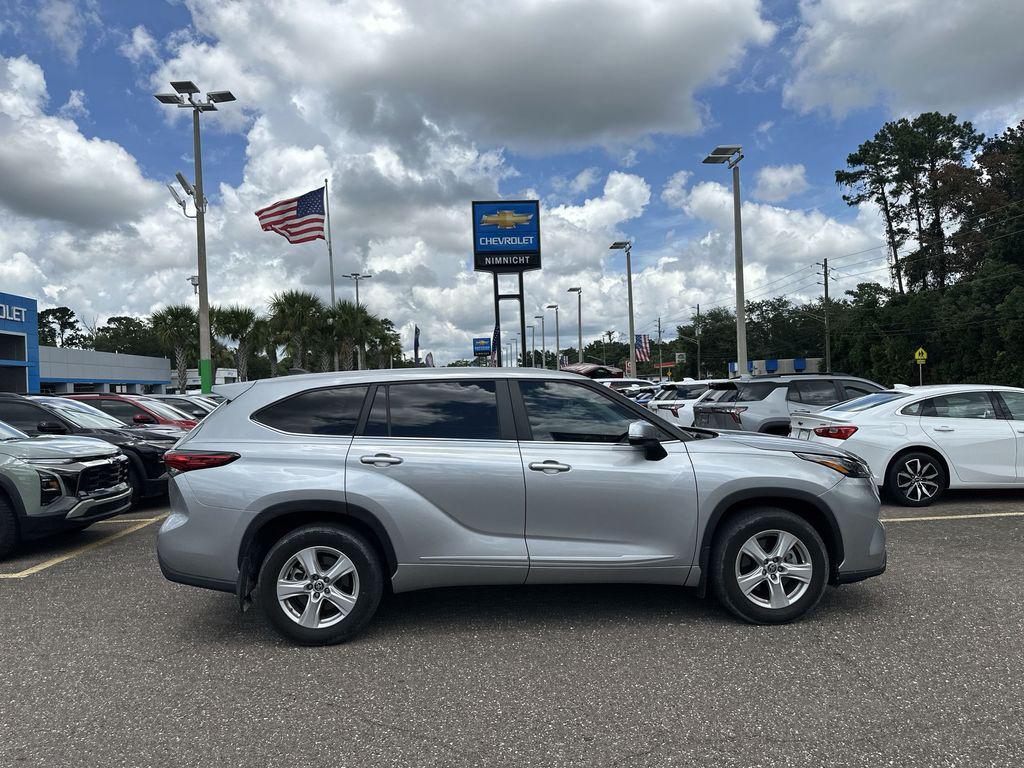 used 2023 Toyota Highlander car, priced at $32,998