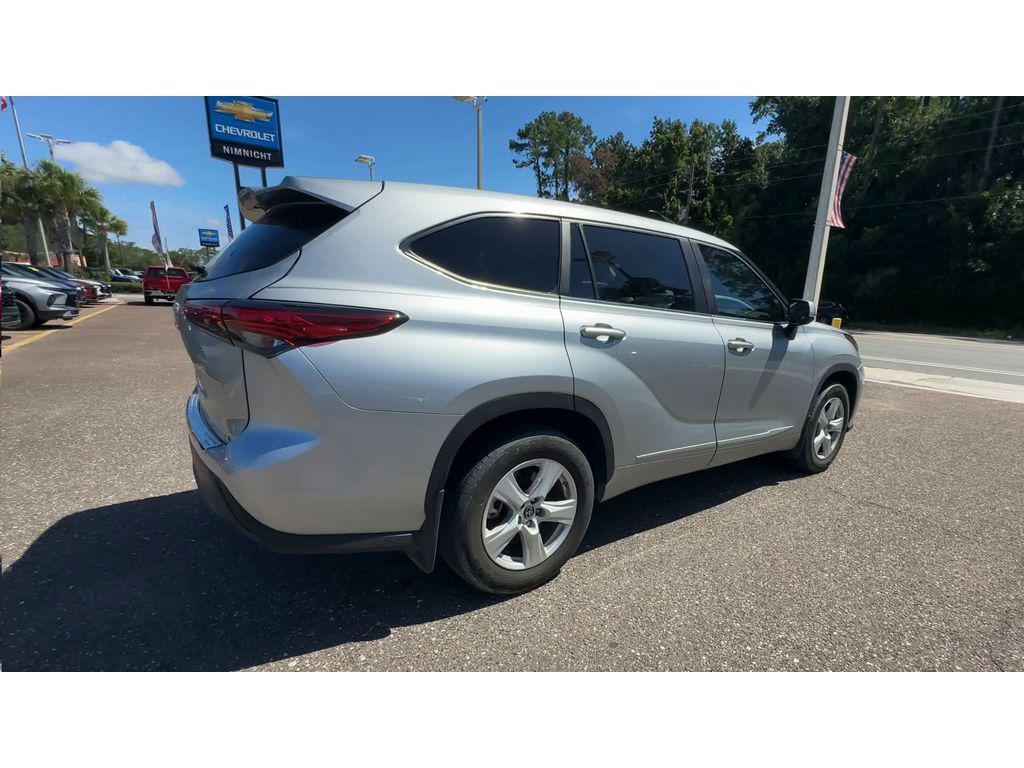 used 2023 Toyota Highlander car, priced at $32,998