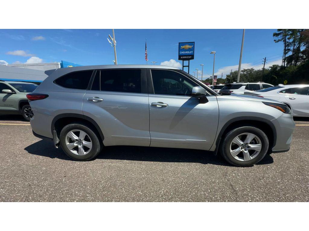 used 2023 Toyota Highlander car, priced at $32,998