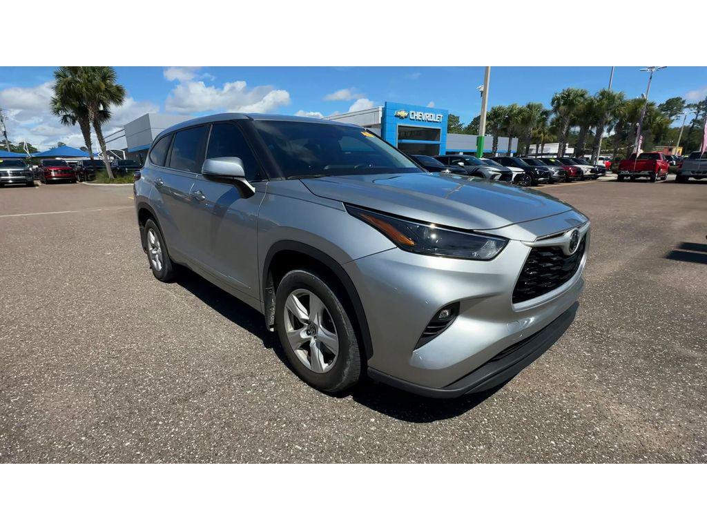 used 2023 Toyota Highlander car, priced at $32,998