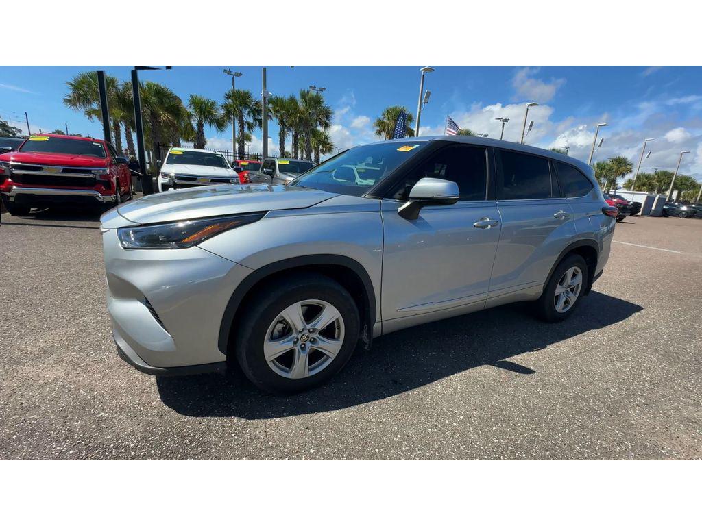 used 2023 Toyota Highlander car, priced at $32,998