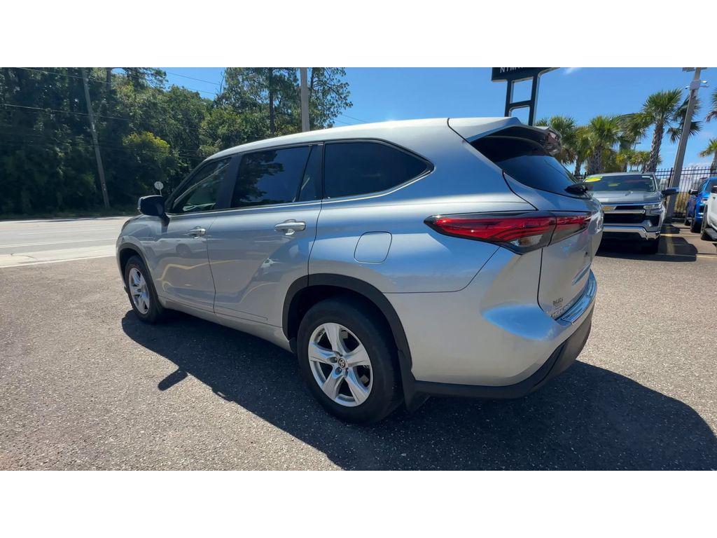 used 2023 Toyota Highlander car, priced at $32,998