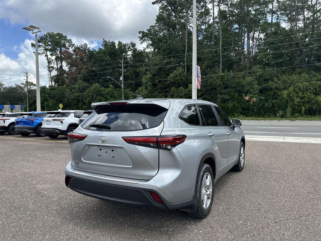 used 2023 Toyota Highlander car, priced at $32,998