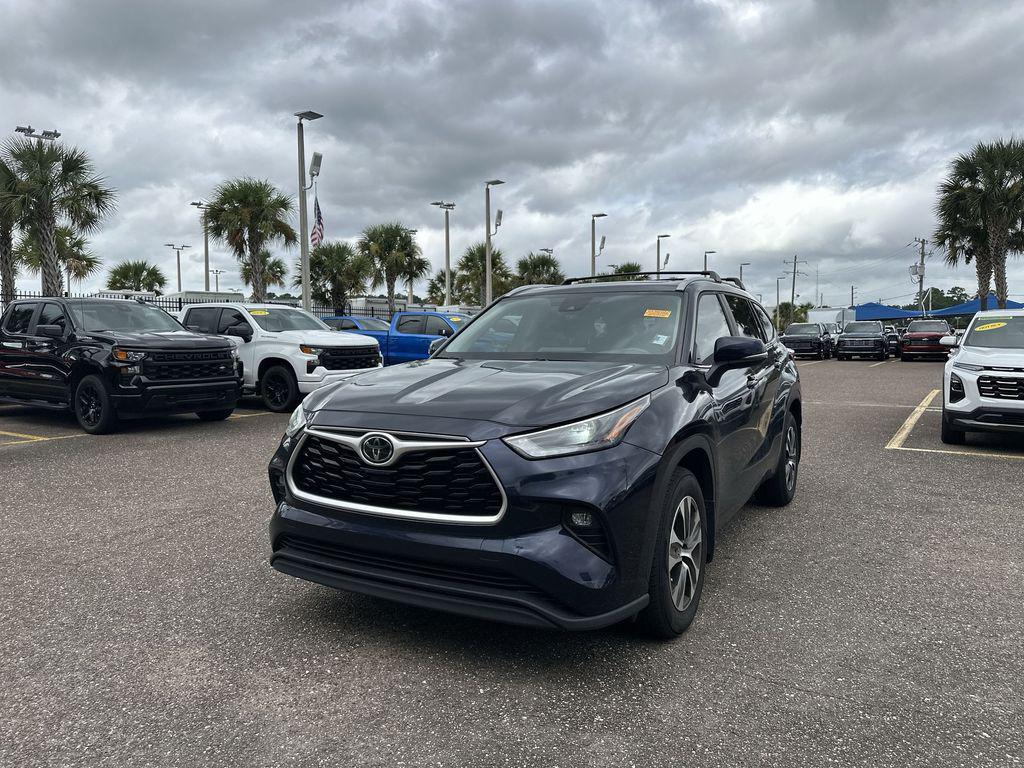 used 2023 Toyota Highlander car, priced at $36,021