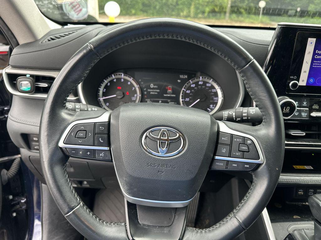 used 2023 Toyota Highlander car, priced at $36,021