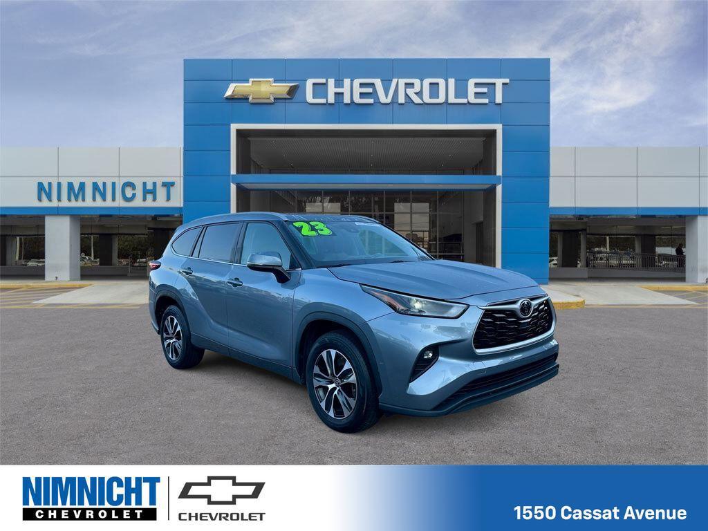 used 2023 Toyota Highlander car, priced at $36,683