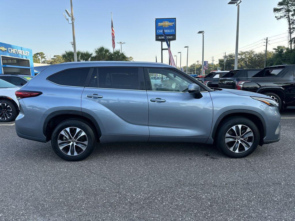 used 2023 Toyota Highlander car, priced at $36,683