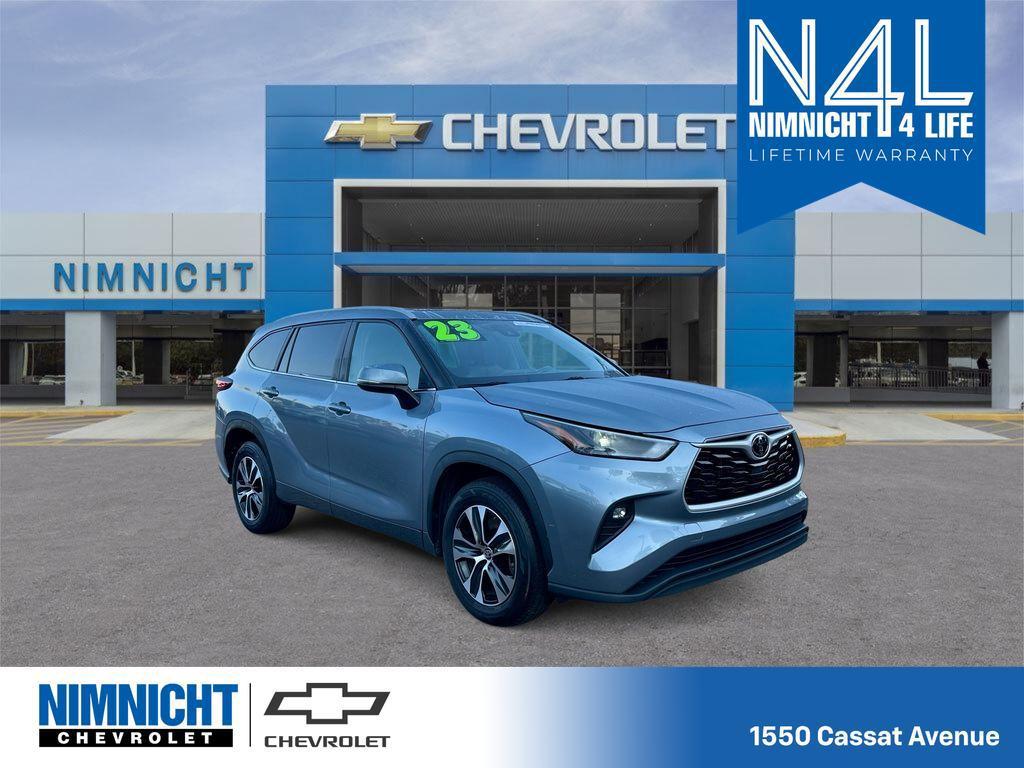 used 2023 Toyota Highlander car, priced at $36,683