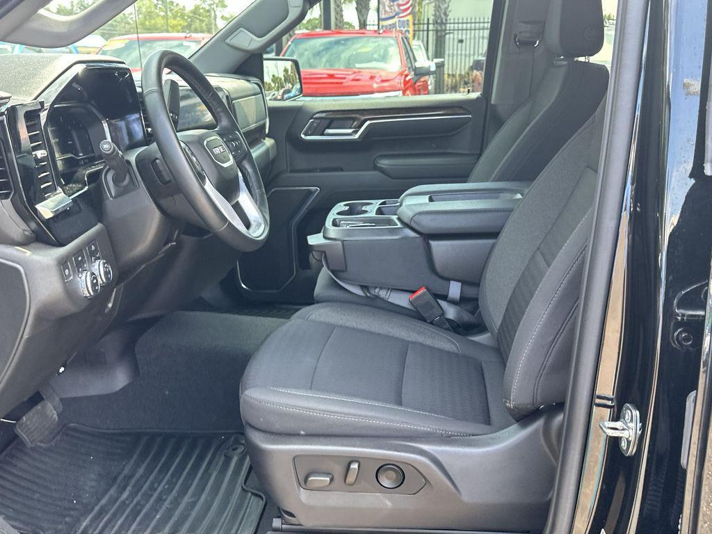 used 2023 GMC Sierra 1500 car, priced at $43,690