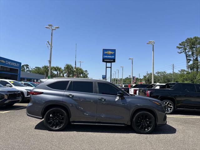 used 2023 Toyota Highlander car, priced at $35,788