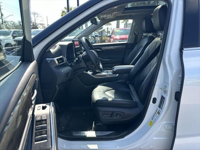 used 2023 Toyota Highlander car, priced at $42,495