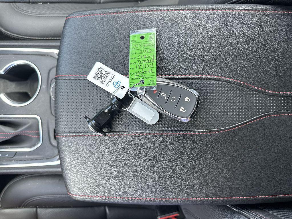 used 2022 Chevrolet Traverse car, priced at $29,625