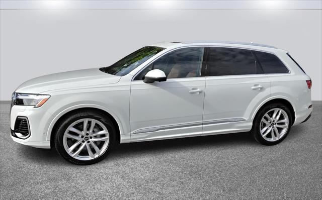 new 2025 Audi Q7 car, priced at $75,755