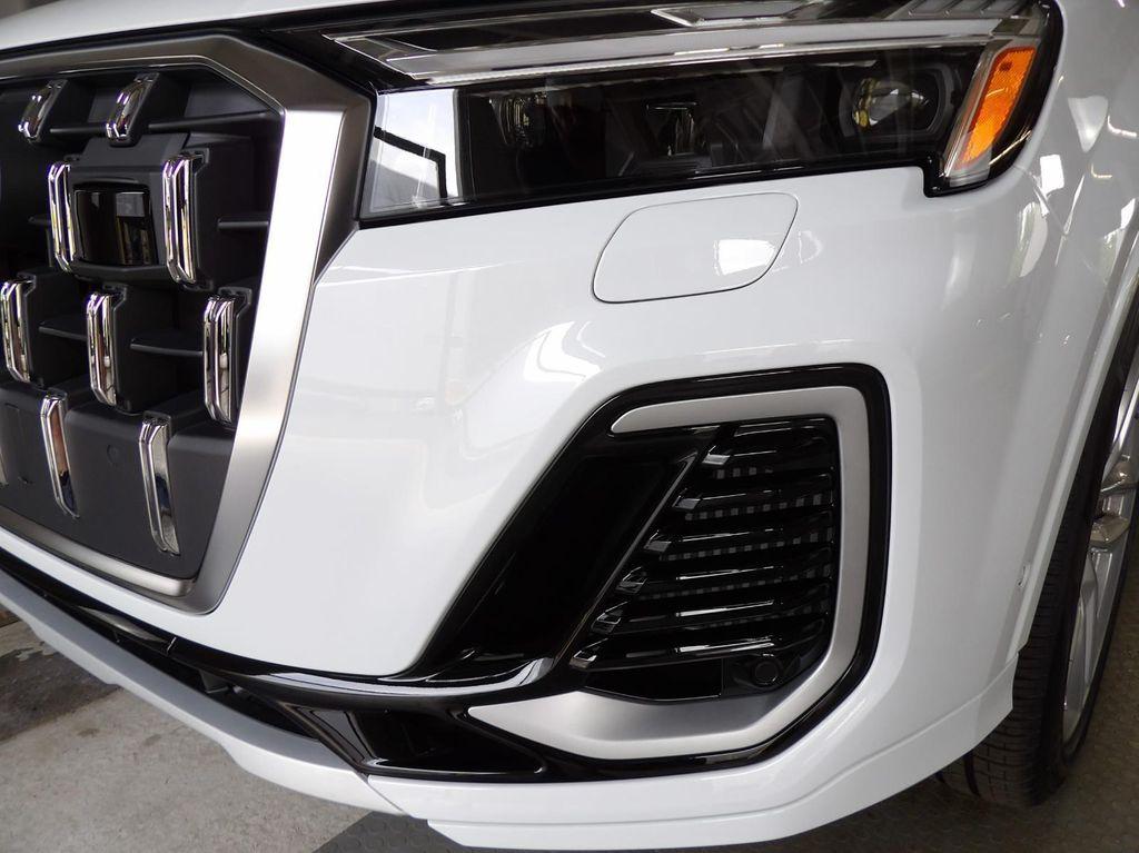 new 2025 Audi Q7 car, priced at $77,080