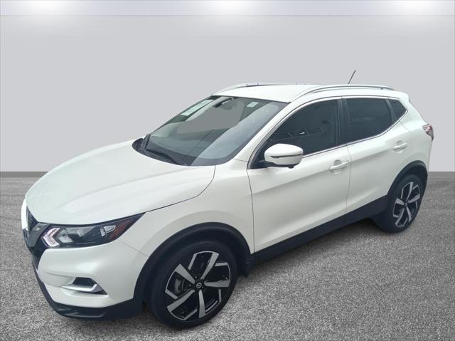 used 2020 Nissan Rogue Sport car, priced at $18,999