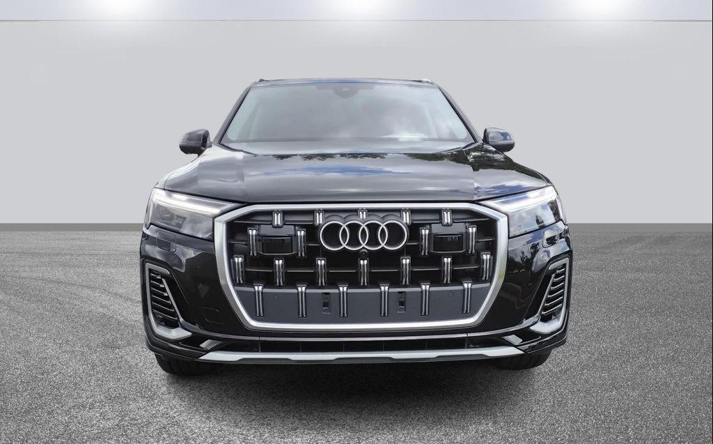 new 2025 Audi Q7 car, priced at $77,080