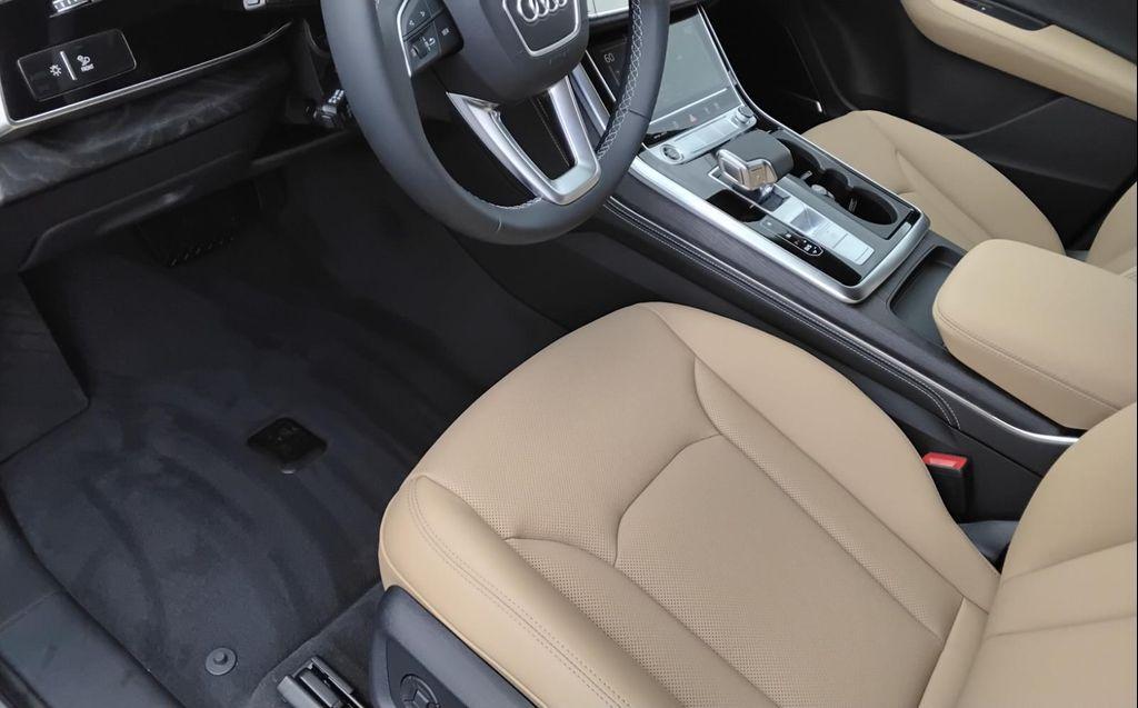 new 2025 Audi Q7 car, priced at $77,080
