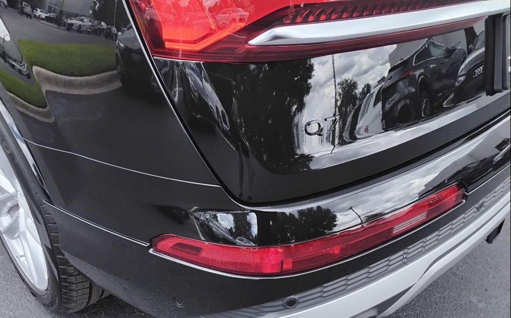 new 2025 Audi Q7 car, priced at $77,080