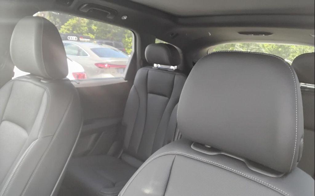 new 2025 Audi Q7 car, priced at $78,950