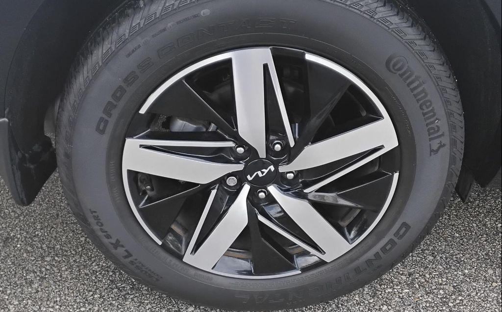 used 2022 Kia Sorento car, priced at $27,500