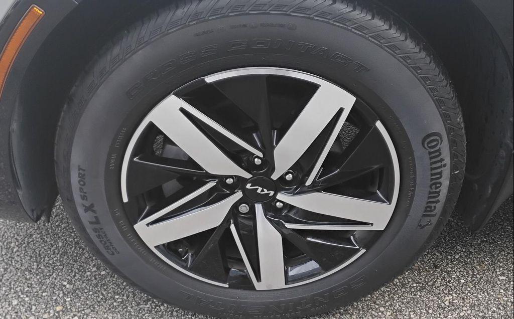 used 2022 Kia Sorento car, priced at $27,500