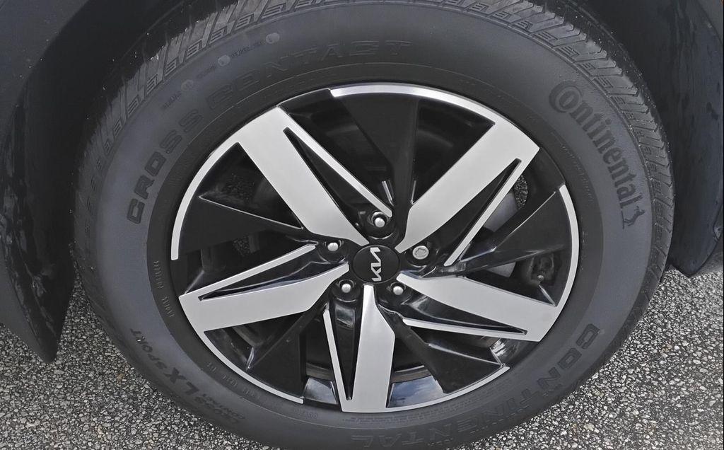 used 2022 Kia Sorento car, priced at $27,500