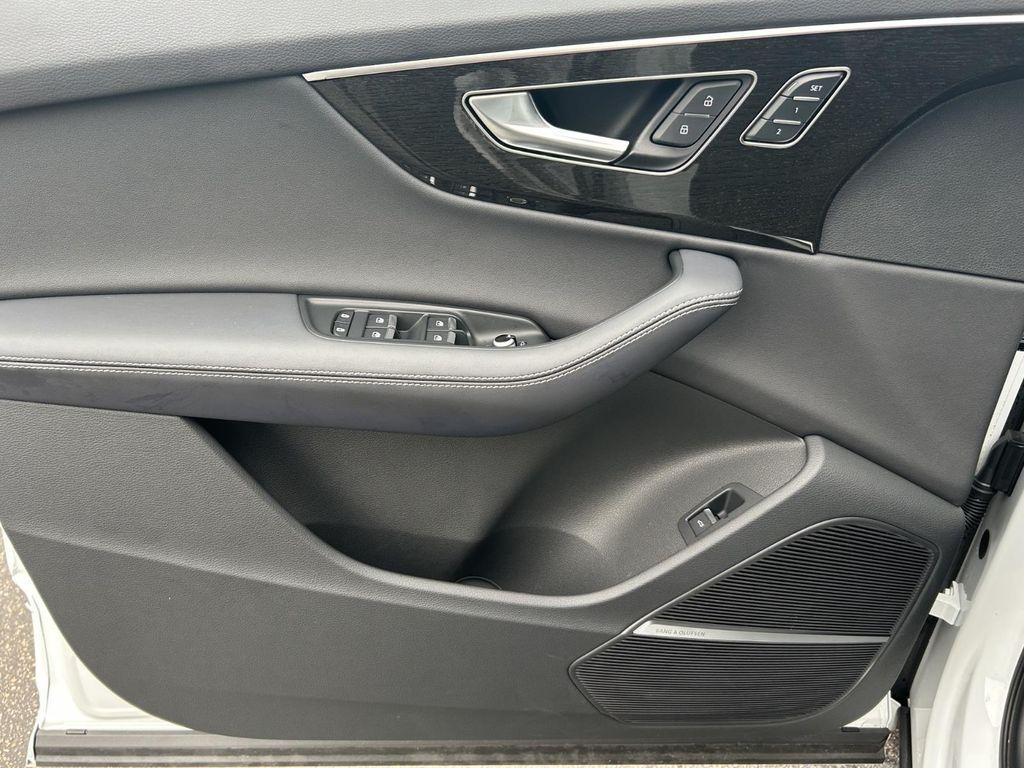 used 2025 Audi Q7 car, priced at $58,999