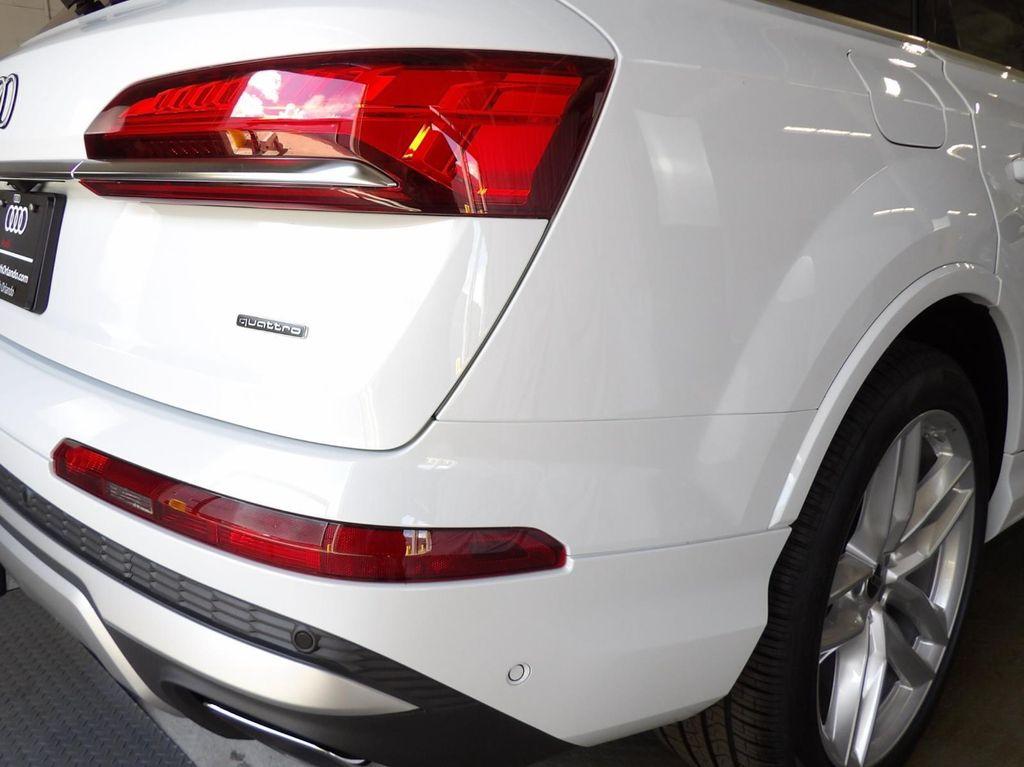 new 2025 Audi Q7 car, priced at $77,080
