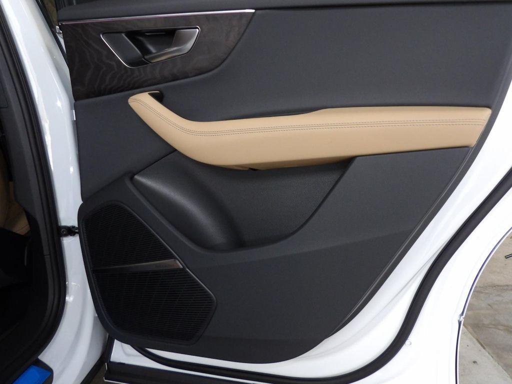 new 2025 Audi Q7 car, priced at $77,080
