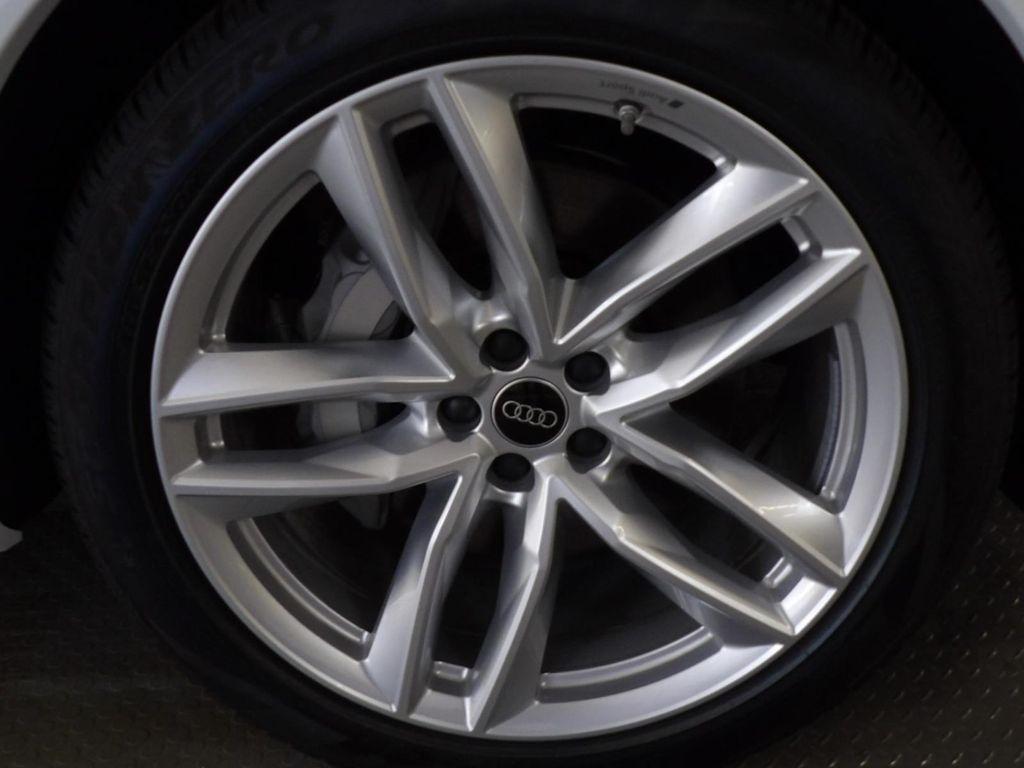 new 2025 Audi Q7 car, priced at $77,080