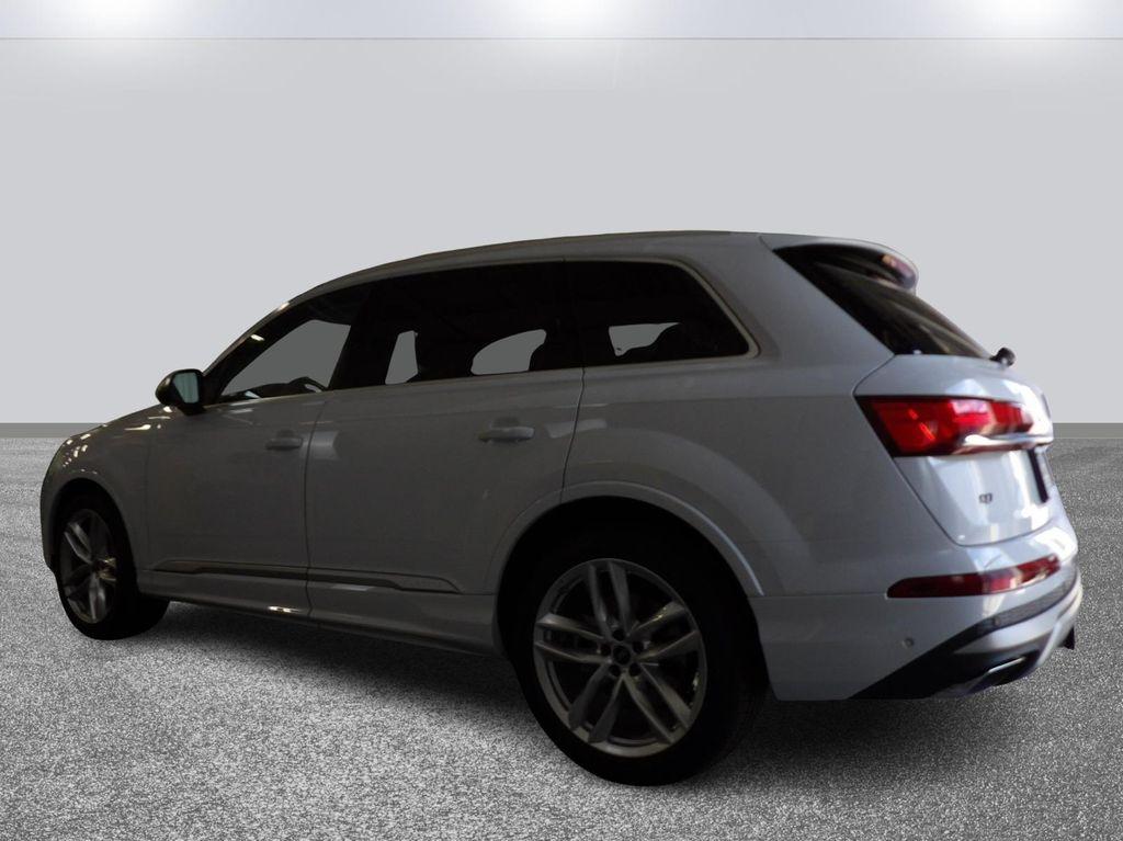 new 2025 Audi Q7 car, priced at $77,080