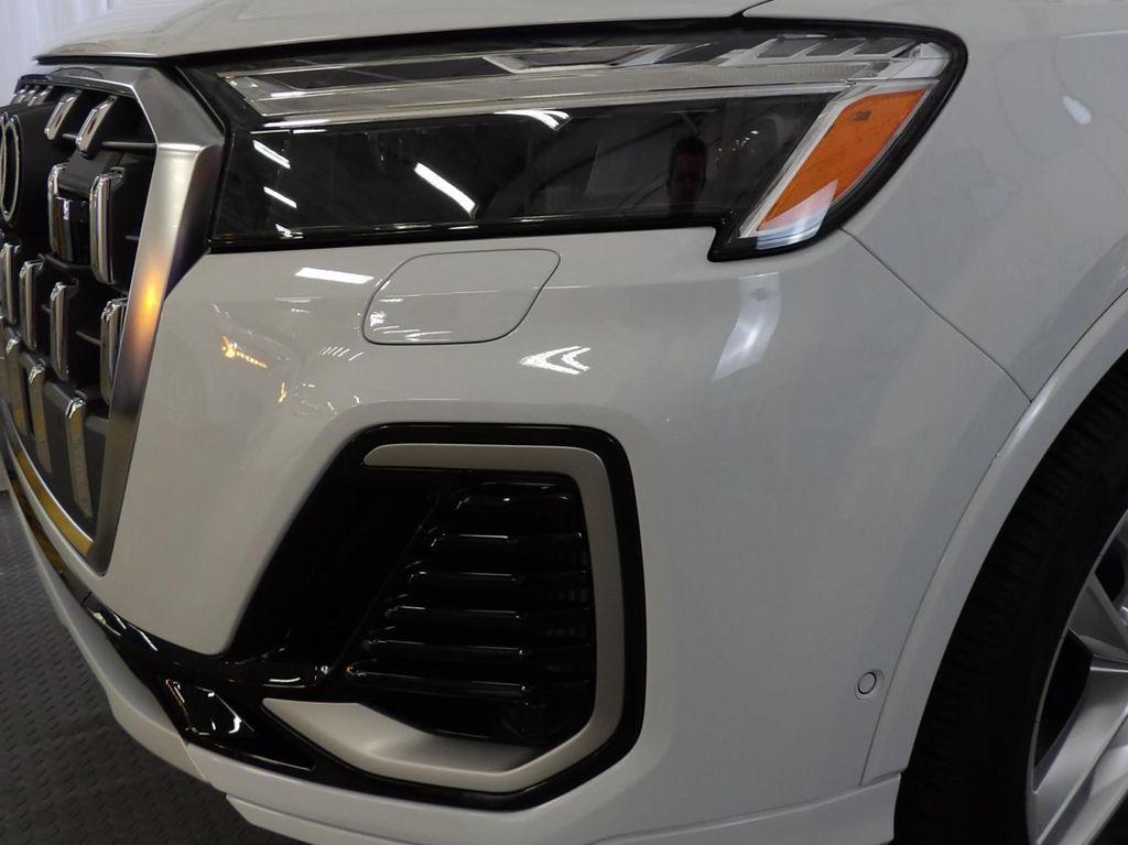 new 2025 Audi Q7 car, priced at $77,080