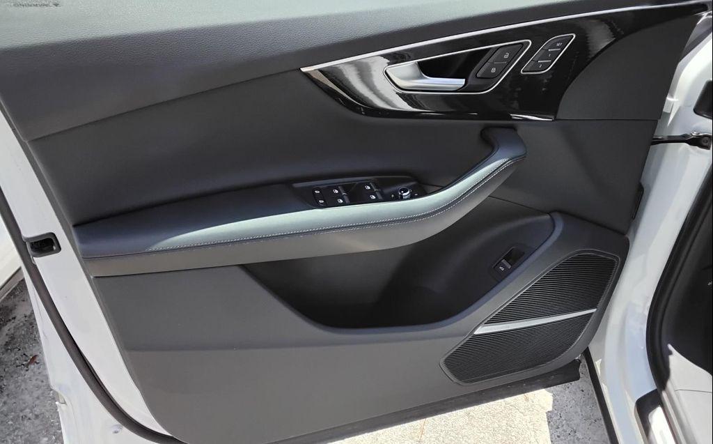 used 2023 Audi Q7 car, priced at $32,497