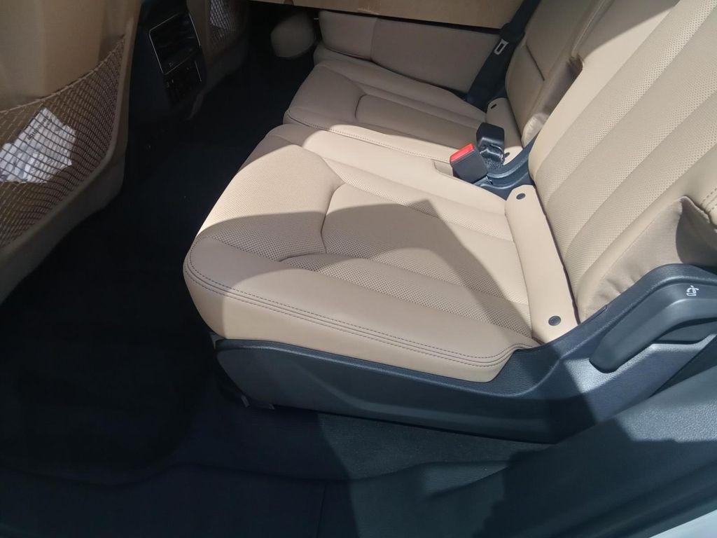 new 2025 Audi Q7 car, priced at $77,080