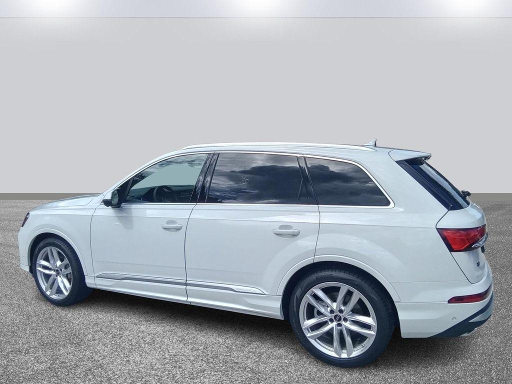 new 2025 Audi Q7 car, priced at $77,080