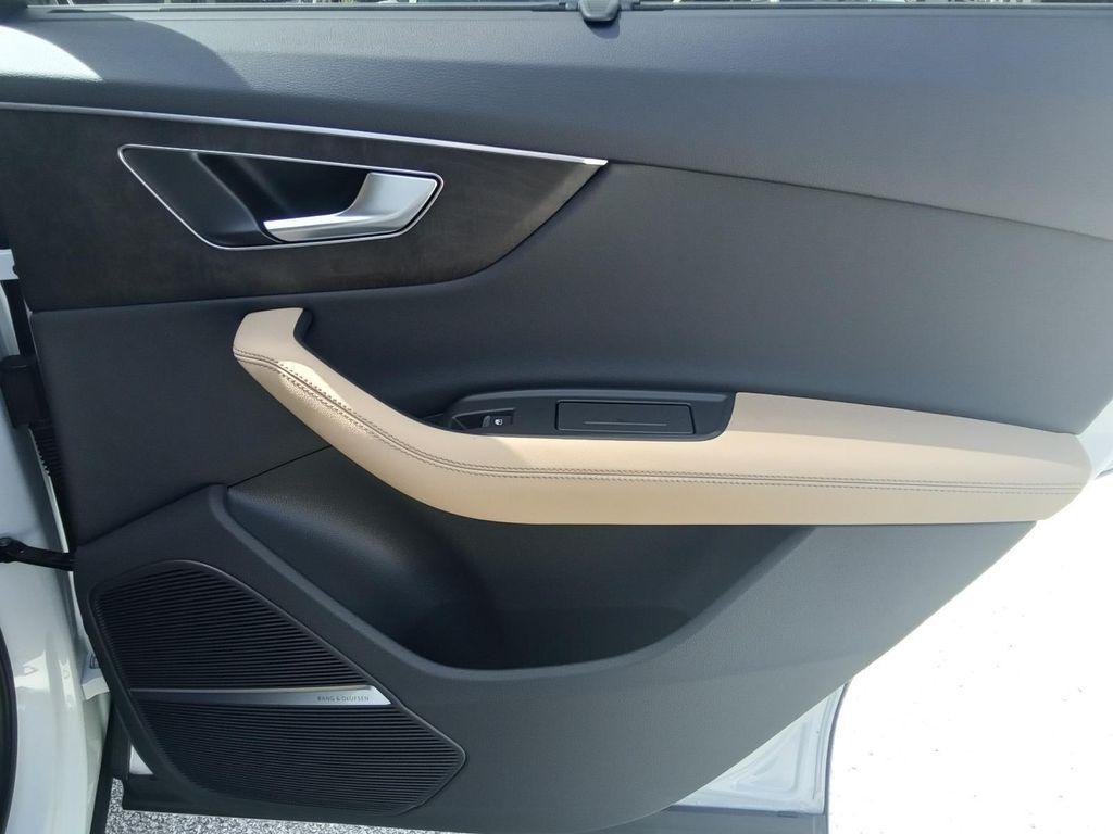 new 2025 Audi Q7 car, priced at $77,080