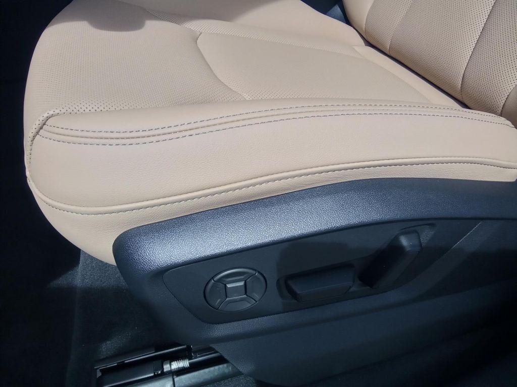 new 2025 Audi Q7 car, priced at $77,080