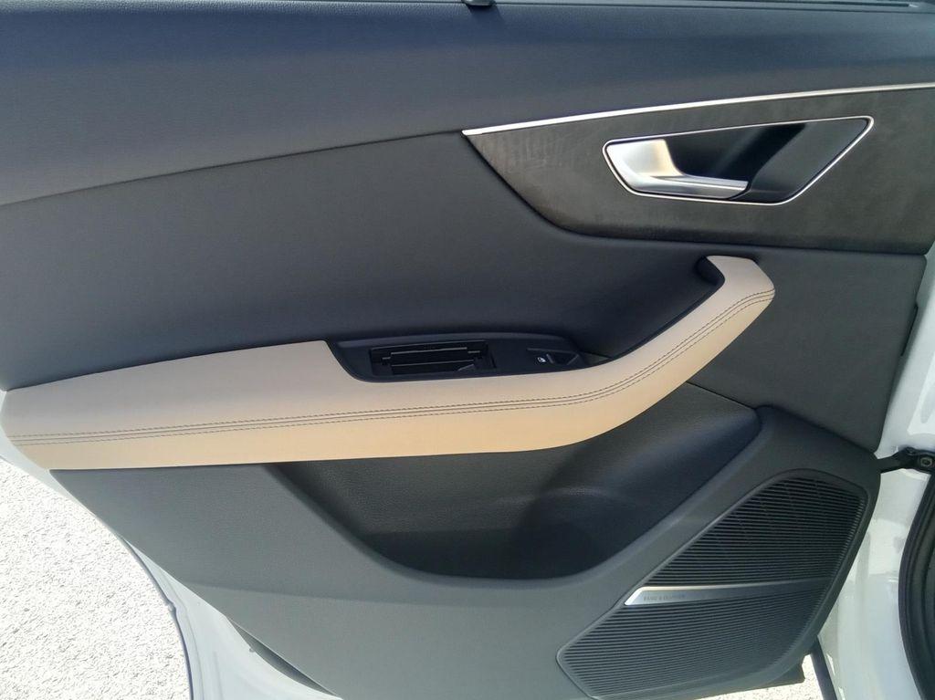 new 2025 Audi Q7 car, priced at $77,080