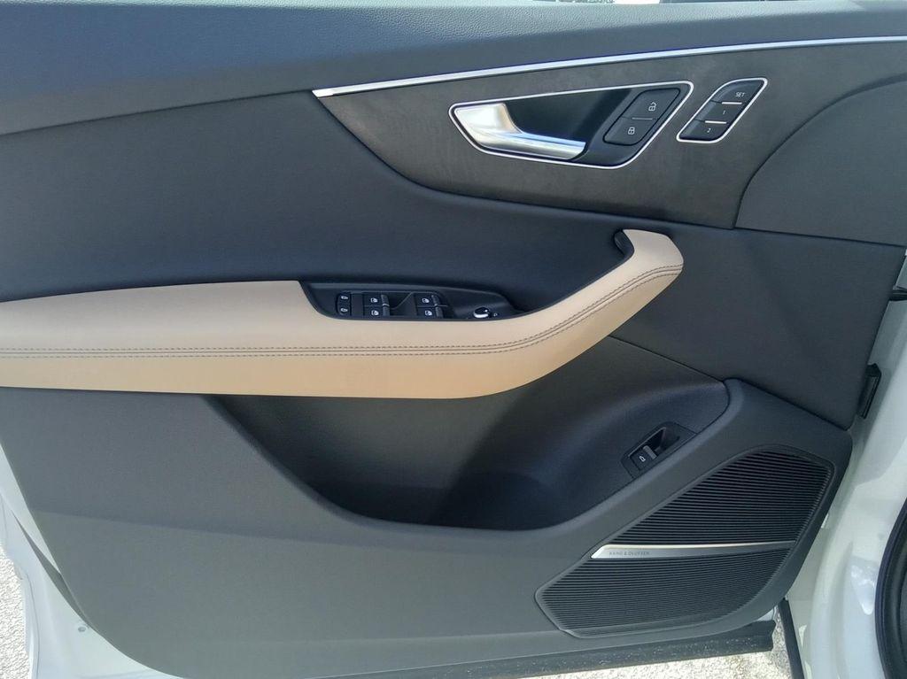 new 2025 Audi Q7 car, priced at $77,080
