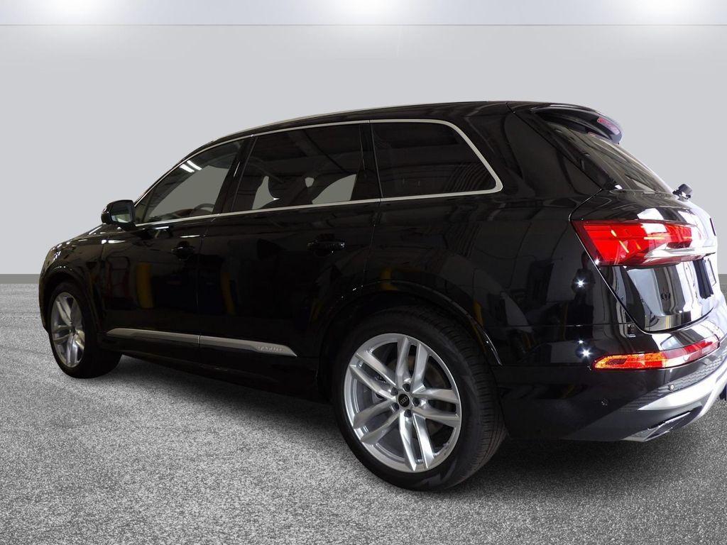 new 2025 Audi Q7 car, priced at $77,080