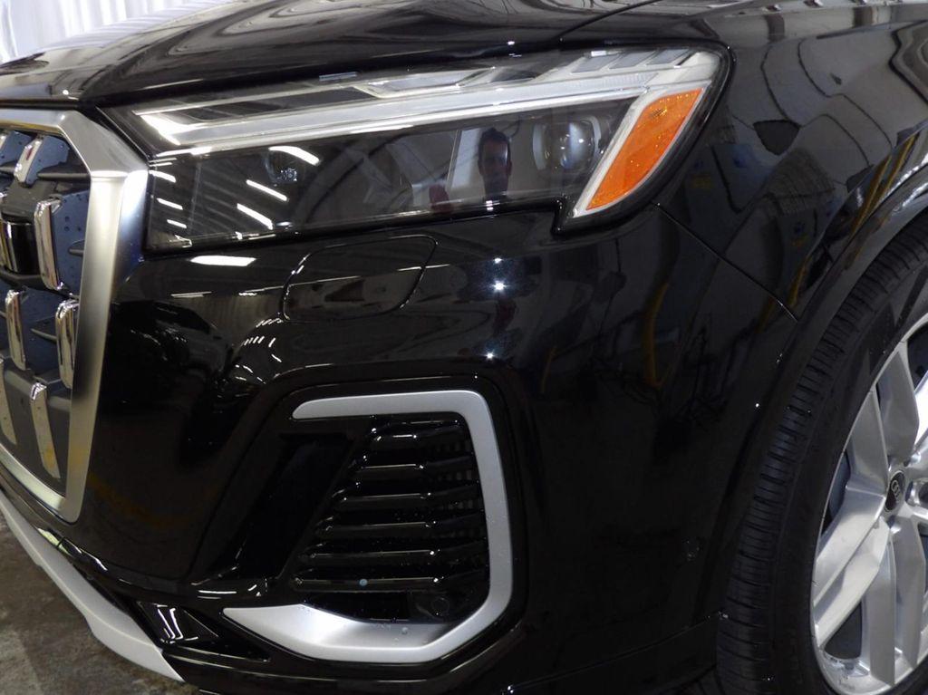 new 2025 Audi Q7 car, priced at $77,080