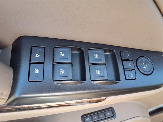 used 2018 GMC Yukon car, priced at $28,999