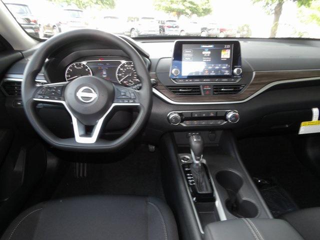 new 2025 Nissan Altima car, priced at $28,372