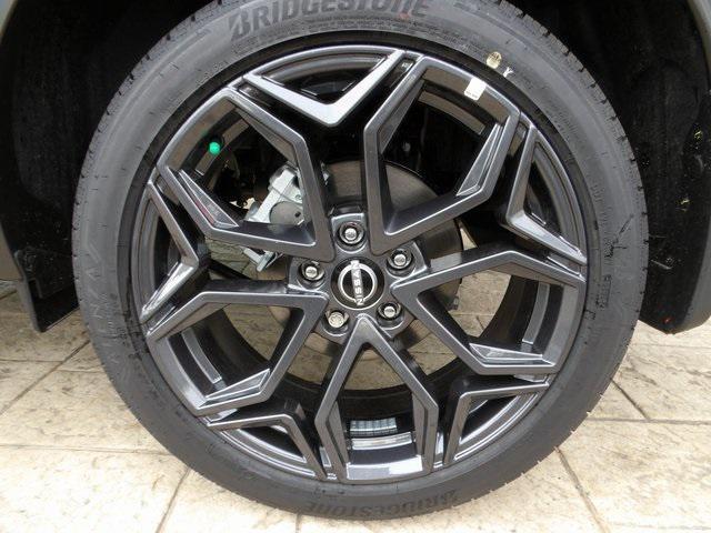 new 2025 Nissan Kicks car, priced at $29,657