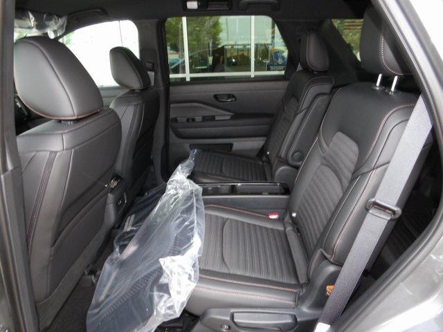 new 2025 Nissan Pathfinder car, priced at $39,082