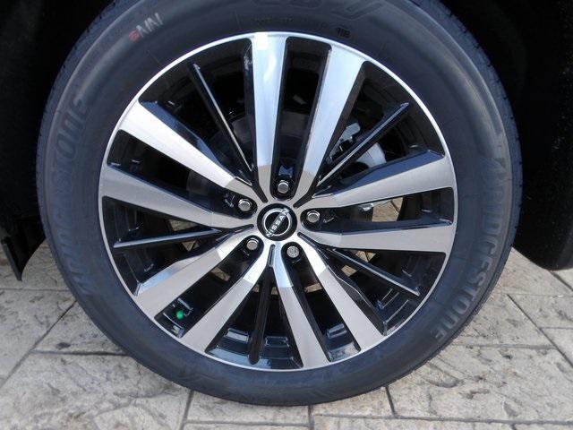 new 2025 Nissan Pathfinder car, priced at $48,181