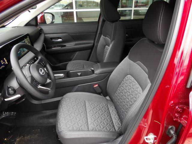 new 2025 Nissan Kicks car, priced at $28,017