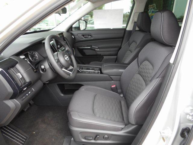 new 2025 Nissan Pathfinder car, priced at $38,276