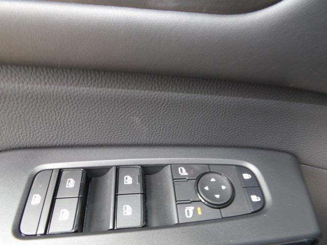 new 2025 Nissan Pathfinder car, priced at $38,276